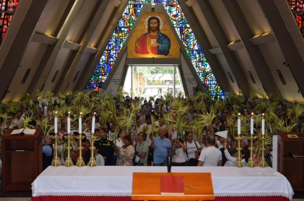 Masiva participación en el Domingo de Ramos.