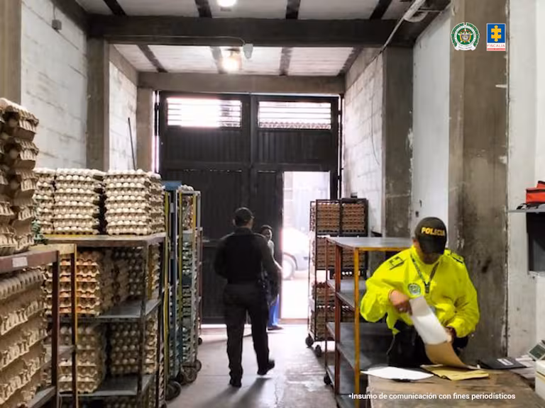 Lavado con huevos Buenaventura A través de una venta de huevos lavaban dinero ilícito en Buenaventura.