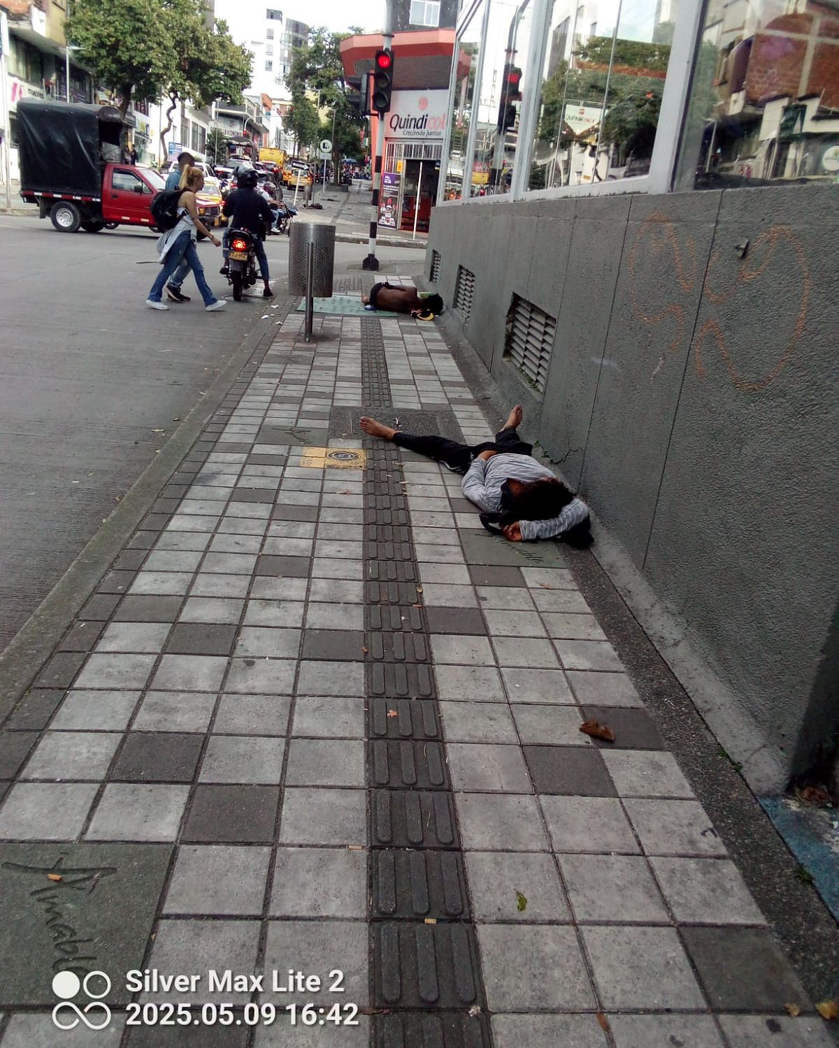 Habitantes de calle Los habitnates de calle abundan por todo lado.