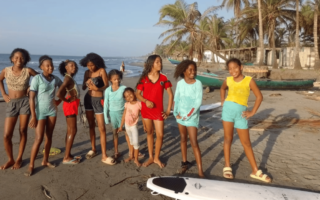 Mujeres Surfistas en San Bernardo del Viento